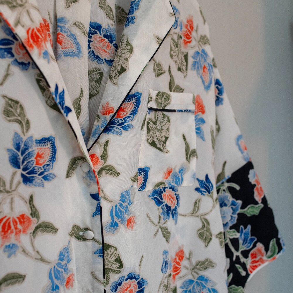 JOIE | desmonda 100% silk pajama-style floral blouse | size medium - Picture 5 of 6